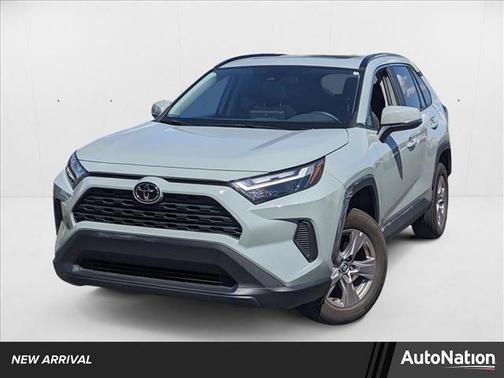 2022 Toyota RAV4 XLE