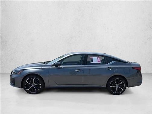 2023 Nissan Altima SR FWD