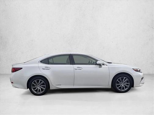 2016 Lexus ES 300h Base