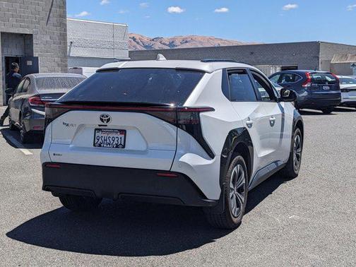 2024 Toyota bZ4X XLE