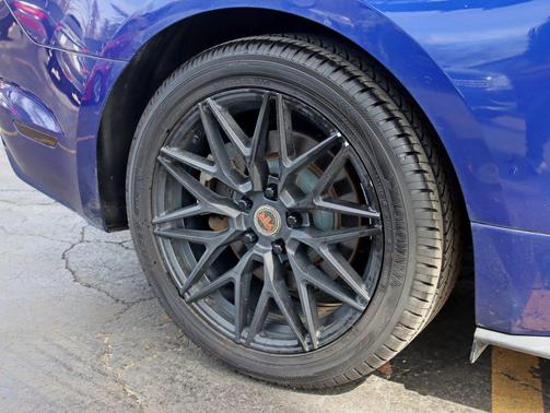 2016 Ford Mustang V6