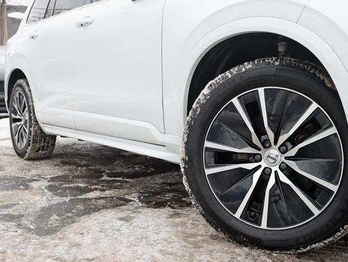 2020 Volvo XC90 T5 Momentum