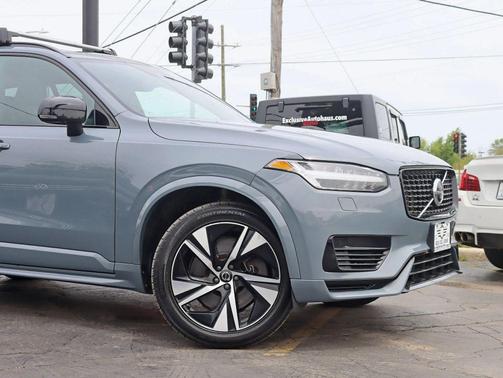 Gray 2021 Volvo XC90 Recharge Plug-In Hybrid T8 R-Design 7 Passenger