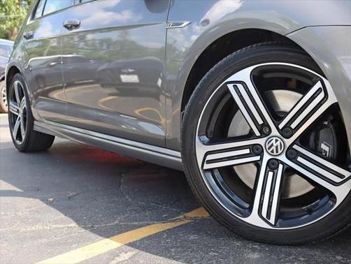 2016 Volkswagen Golf R 4-Door