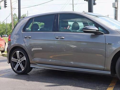 2016 Volkswagen Golf R 4-Door