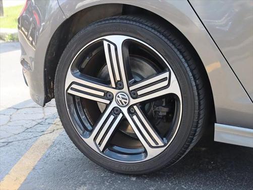 2016 Volkswagen Golf R 4-Door