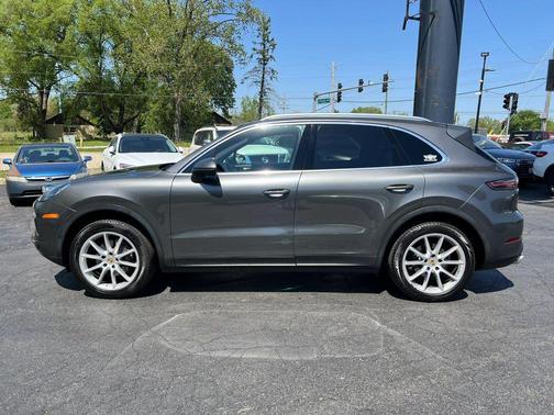 Gray 2019 Porsche Cayenne Cayenne