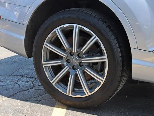 2019 Audi Q7 45 Premium Plus