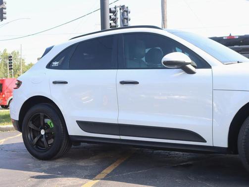 White 2018 Porsche Macan Macan Sport Edition