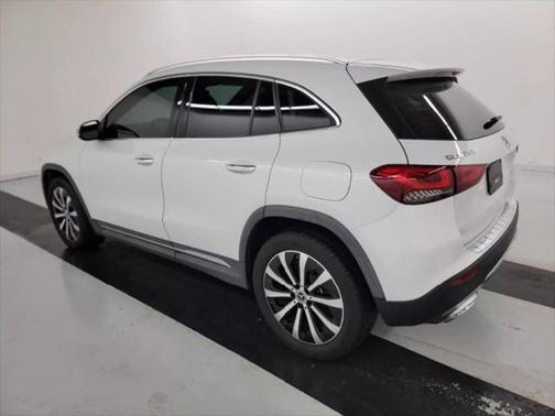 2021 Mercedes-Benz GLA 250 Base 4MATIC