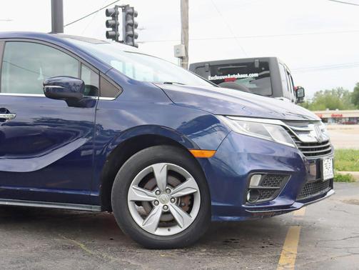 Blue 2018 Honda Odyssey EX-L