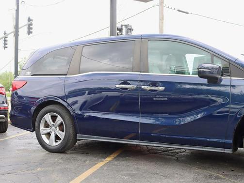 Blue 2018 Honda Odyssey EX-L