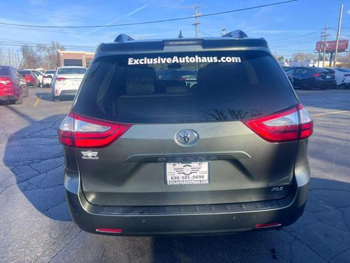2018 Toyota Sienna XLE