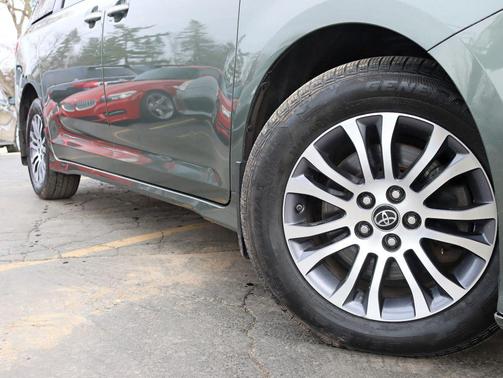 2018 Toyota Sienna XLE