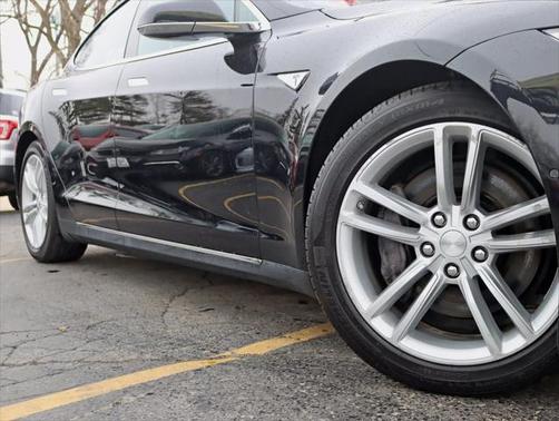 2016 Tesla Model S 90D