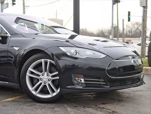 2016 Tesla Model S 90D