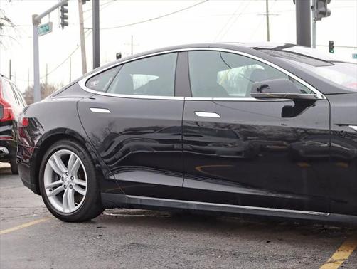 2016 Tesla Model S 90D