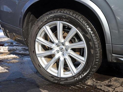 2016 Volvo XC90 T8 Inscription