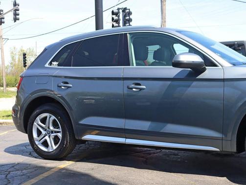 Gray 2019 Audi Q5 45 Premium