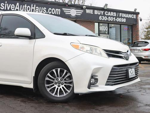 2020 Toyota Sienna XLE Premium