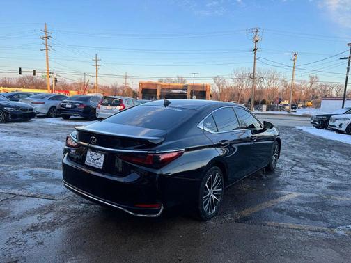 2024 Lexus ES 300h Base