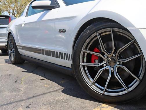 White 2012 Ford Mustang GT Premium
