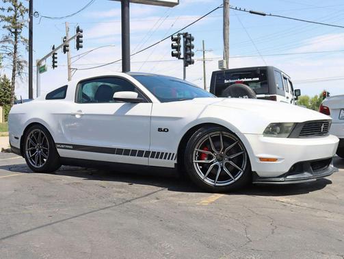 White 2012 Ford Mustang GT Premium