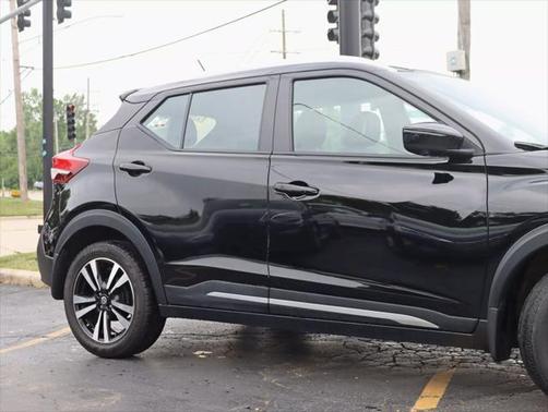 2020 Nissan Kicks SR