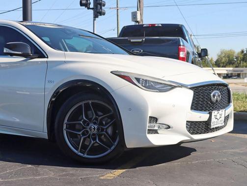 2018 INFINITI QX30 Sport