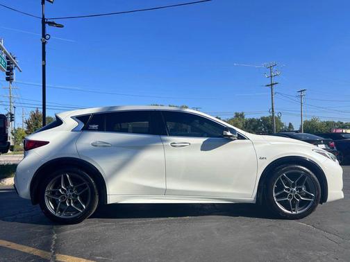 2018 INFINITI QX30 Sport