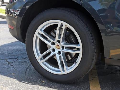 2019 Porsche Macan Base