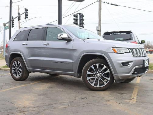 Silver 2017 Jeep Grand Cherokee Overland