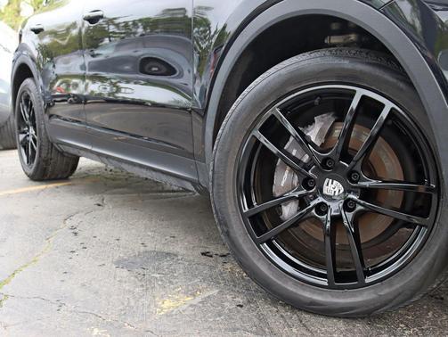 Black 2020 Porsche Cayenne Cayenne