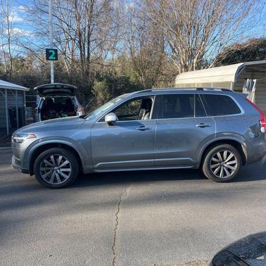2017 Volvo XC90 T6 Momentum