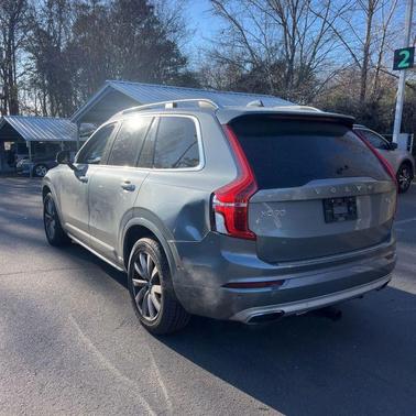 2017 Volvo XC90 T6 Momentum