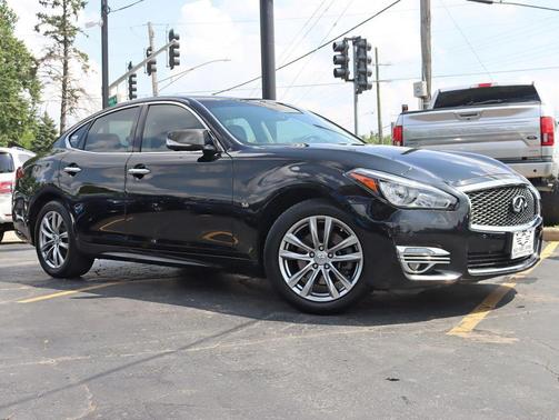2015 INFINITI Q70 5.6X