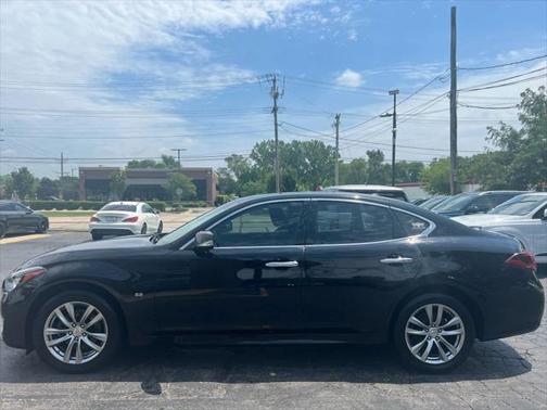 2015 INFINITI Q70 5.6X