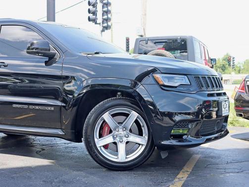 Black 2017 Jeep Grand Cherokee SRT
