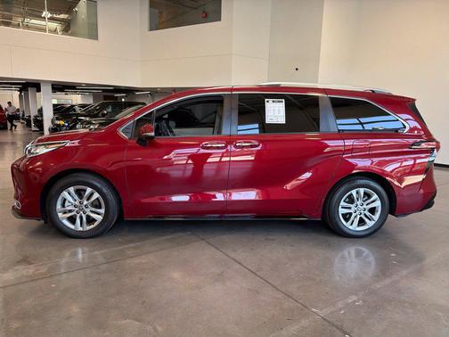 Ruby Flare Pearl 2023 Toyota Sienna Limited
