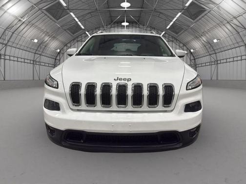 Bright White Clearcoat 2017 Jeep Cherokee Sport