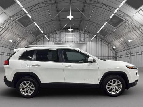 Bright White Clearcoat 2017 Jeep Cherokee Sport