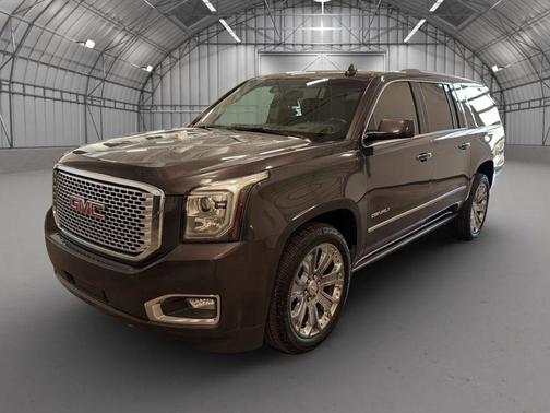 Gray 2016 GMC Yukon XL Denali