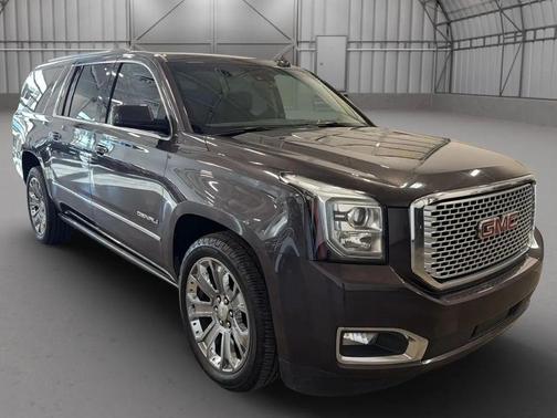 Gray 2016 GMC Yukon XL Denali