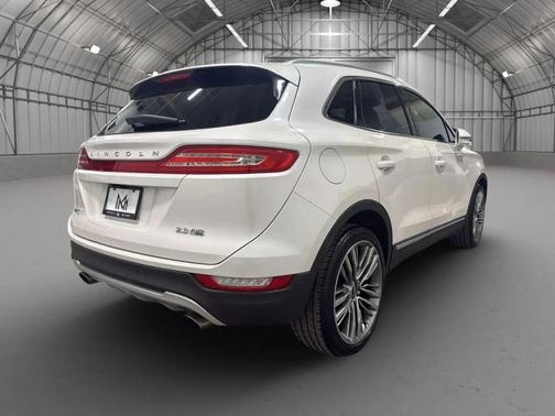 White 2016 Lincoln MKC Reserve