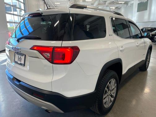 2017 GMC Acadia SLE-2