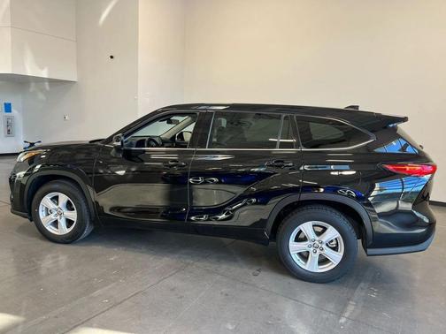 2020 Toyota Highlander LE