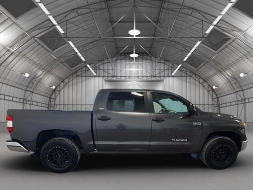Gray 2018 Toyota Tundra SR5