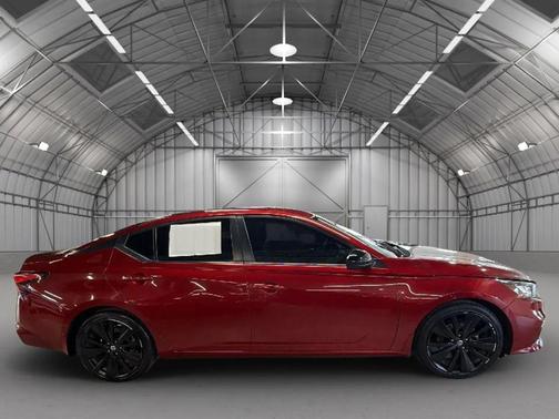 Scarlet Ember Tintcoat 2021 Nissan Altima SR FWD