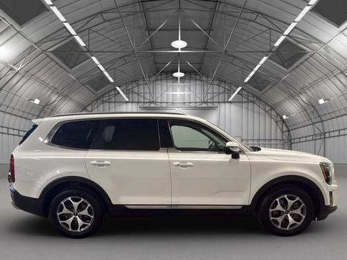 Snow White Pearl 2021 Kia Telluride EX
