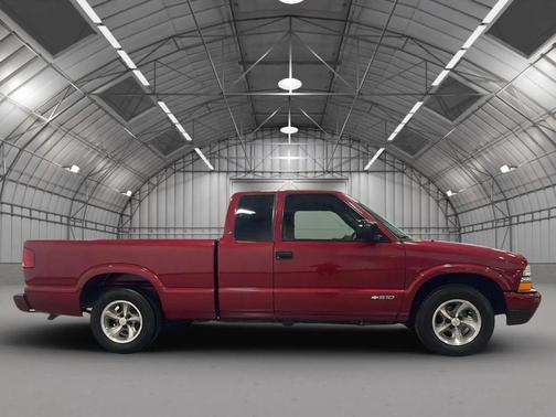 Barcelona Red 2003 Chevrolet S-10 Base
